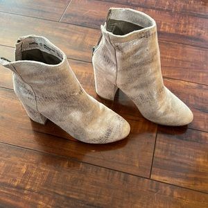 NanaMacs Booties